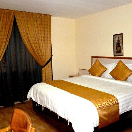 Mansour Plaza Hotel Apartments Даммам Номер фото