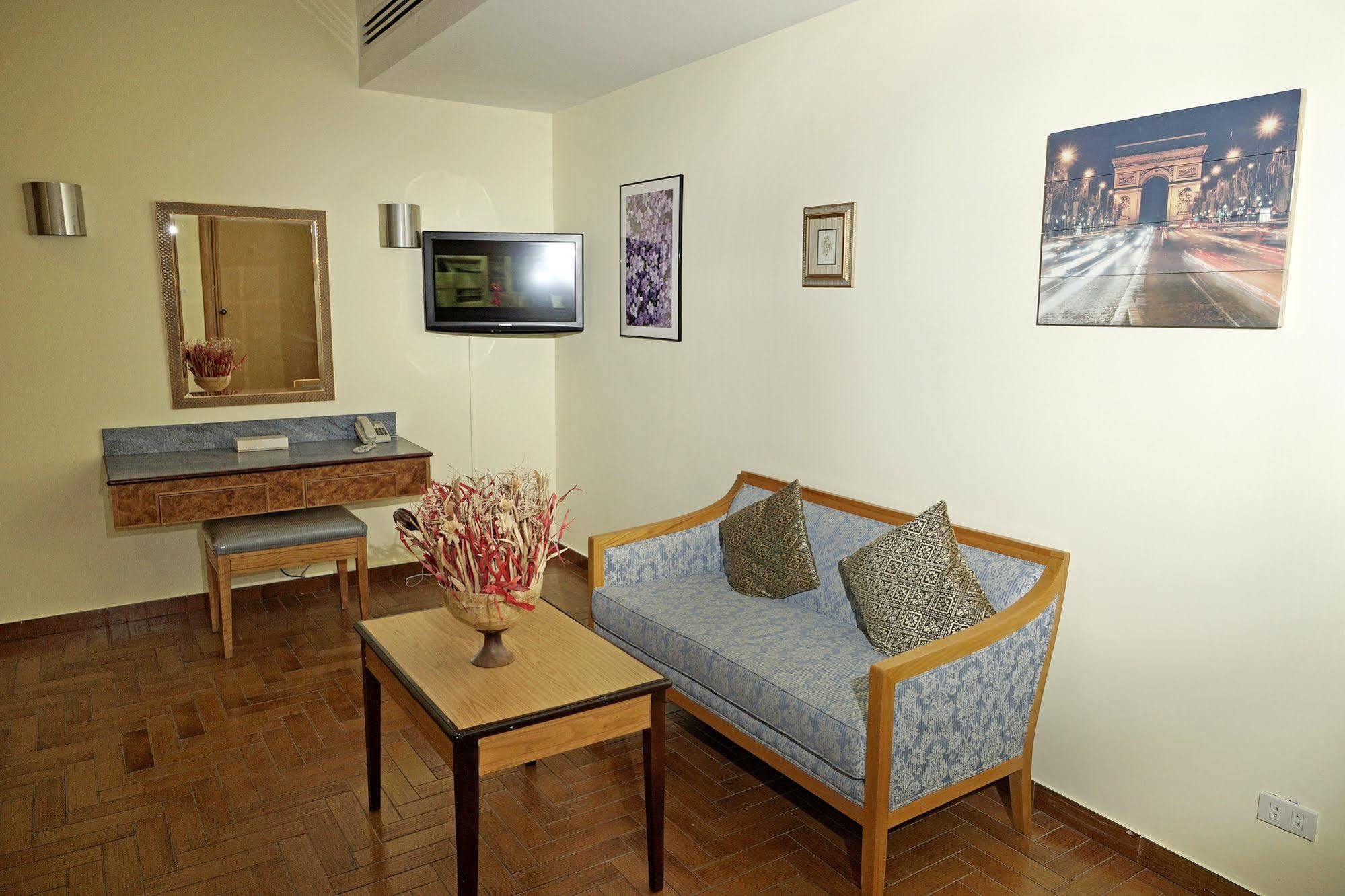 Mansour Plaza Hotel Apartments Даммам Екстер'єр фото